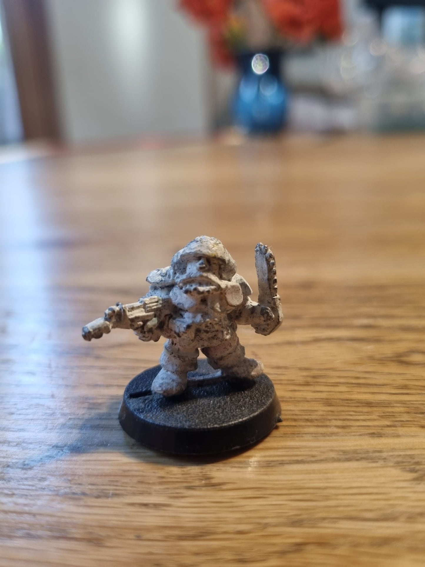 Warhammer 40k Classic METAL Squats Medic With Chainsword OOP