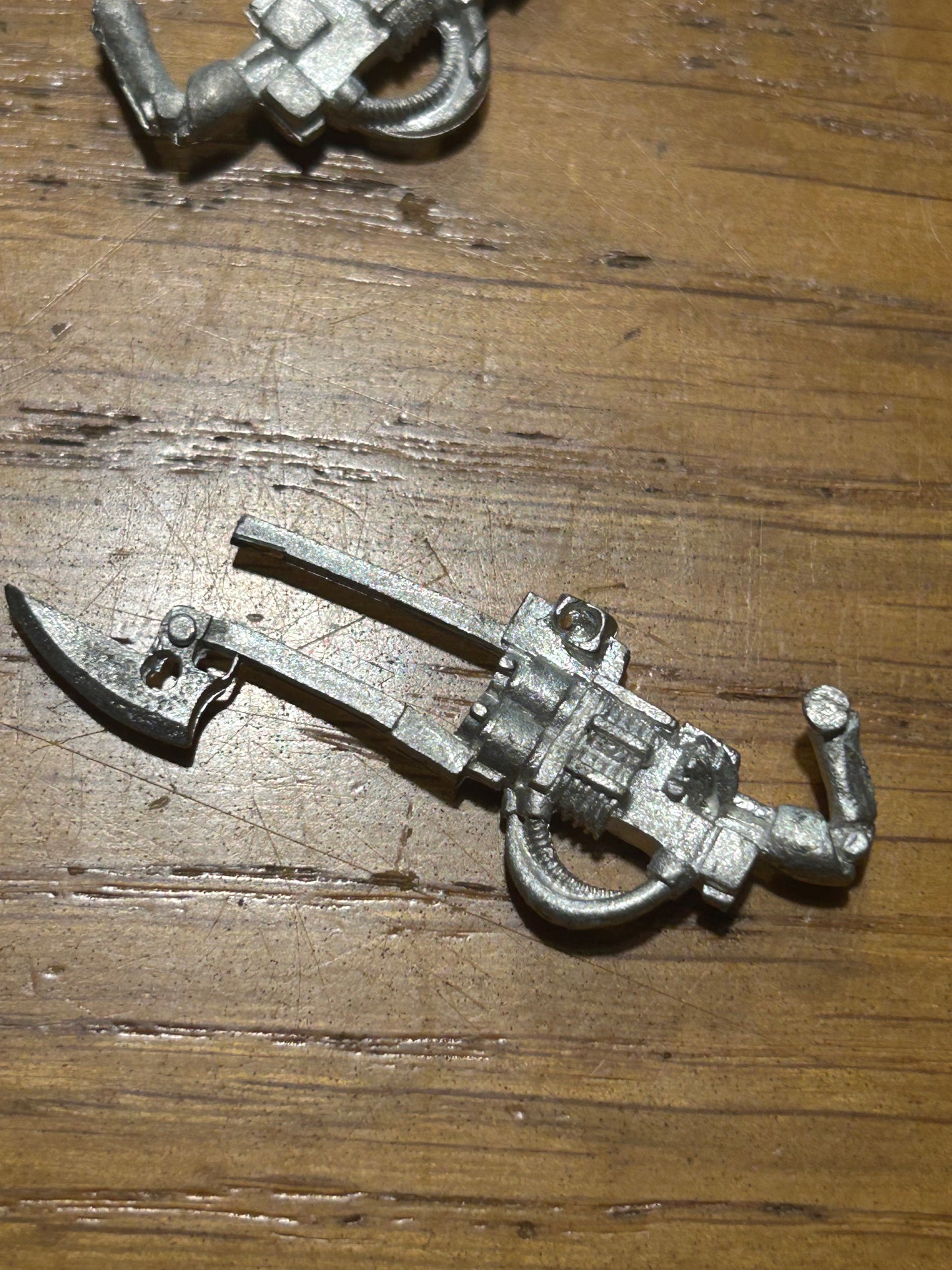 Warhammer 40k immortal 2001 arm with gun (3 available)