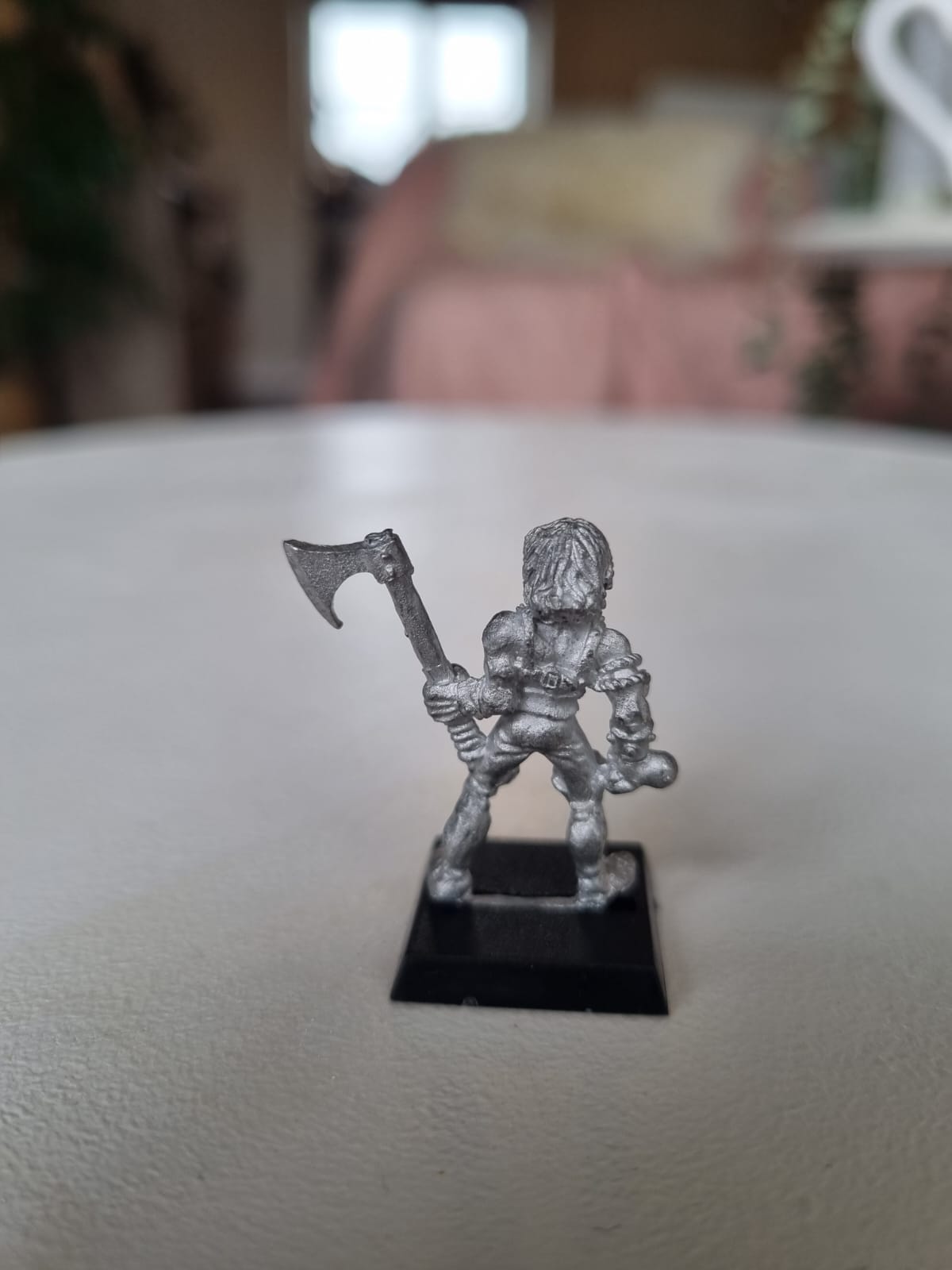 Warhammer Fantasy old world wood elf wardancer with axe Aengus