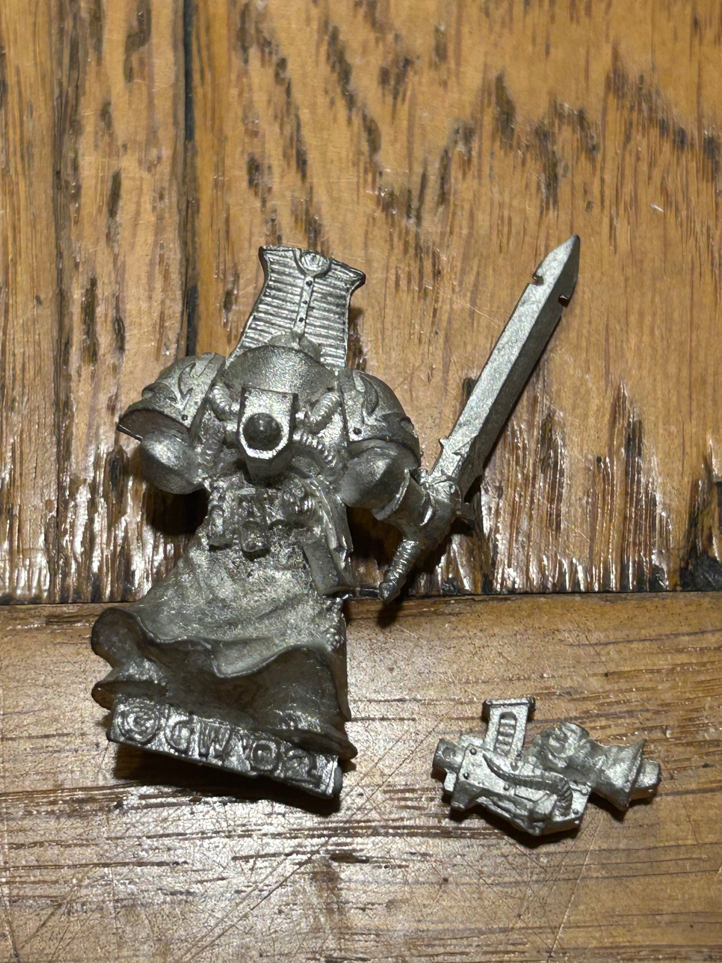 Warhammer 40k - Chaos - Classic Metal Sorcerer with sword