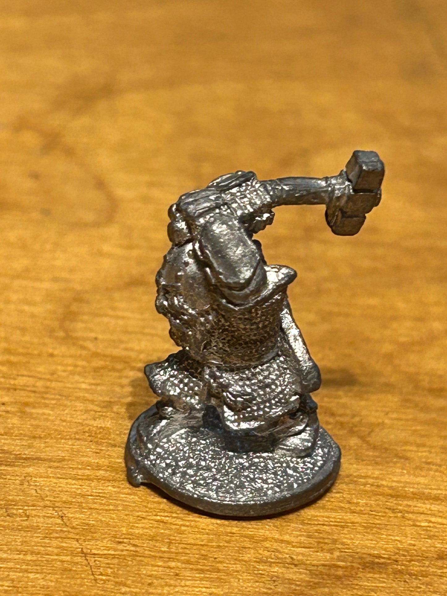 DW3 DWARF WITH HAMMER
Asgard miniatures