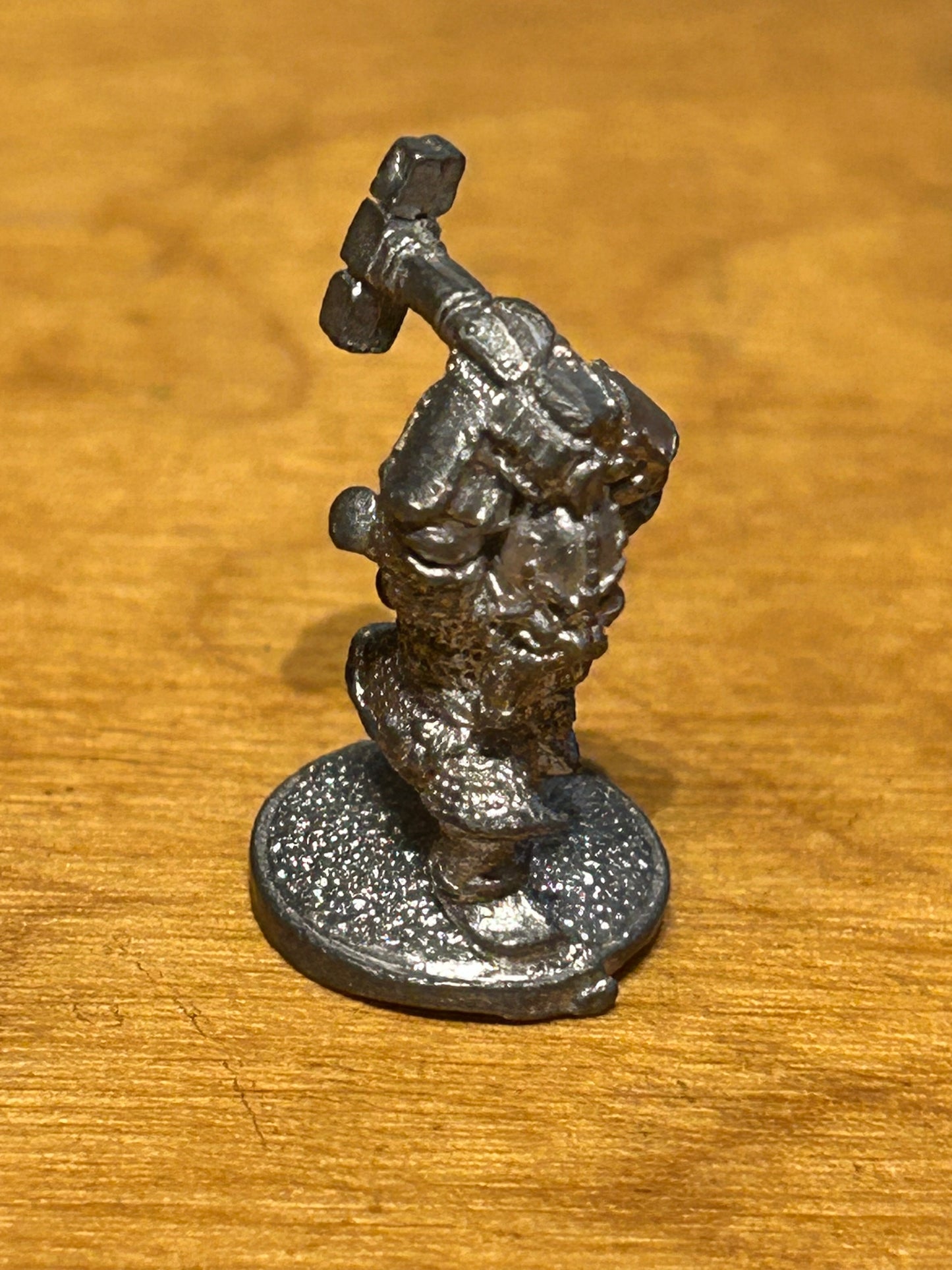 DW3 DWARF WITH HAMMER
Asgard miniatures