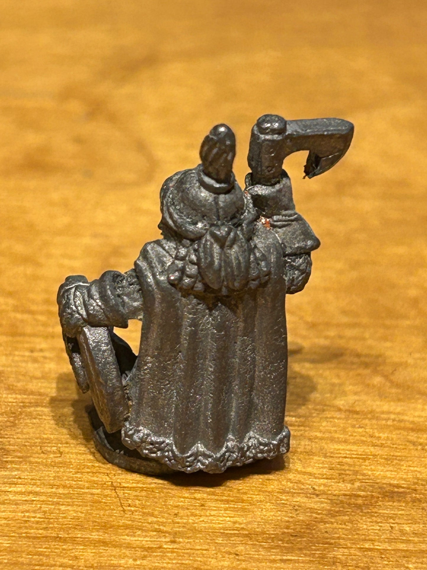 DH5-05 DWARF FULL ARMOUR WITH SHIELD AND LONG HANDLE AXE Alternative armies