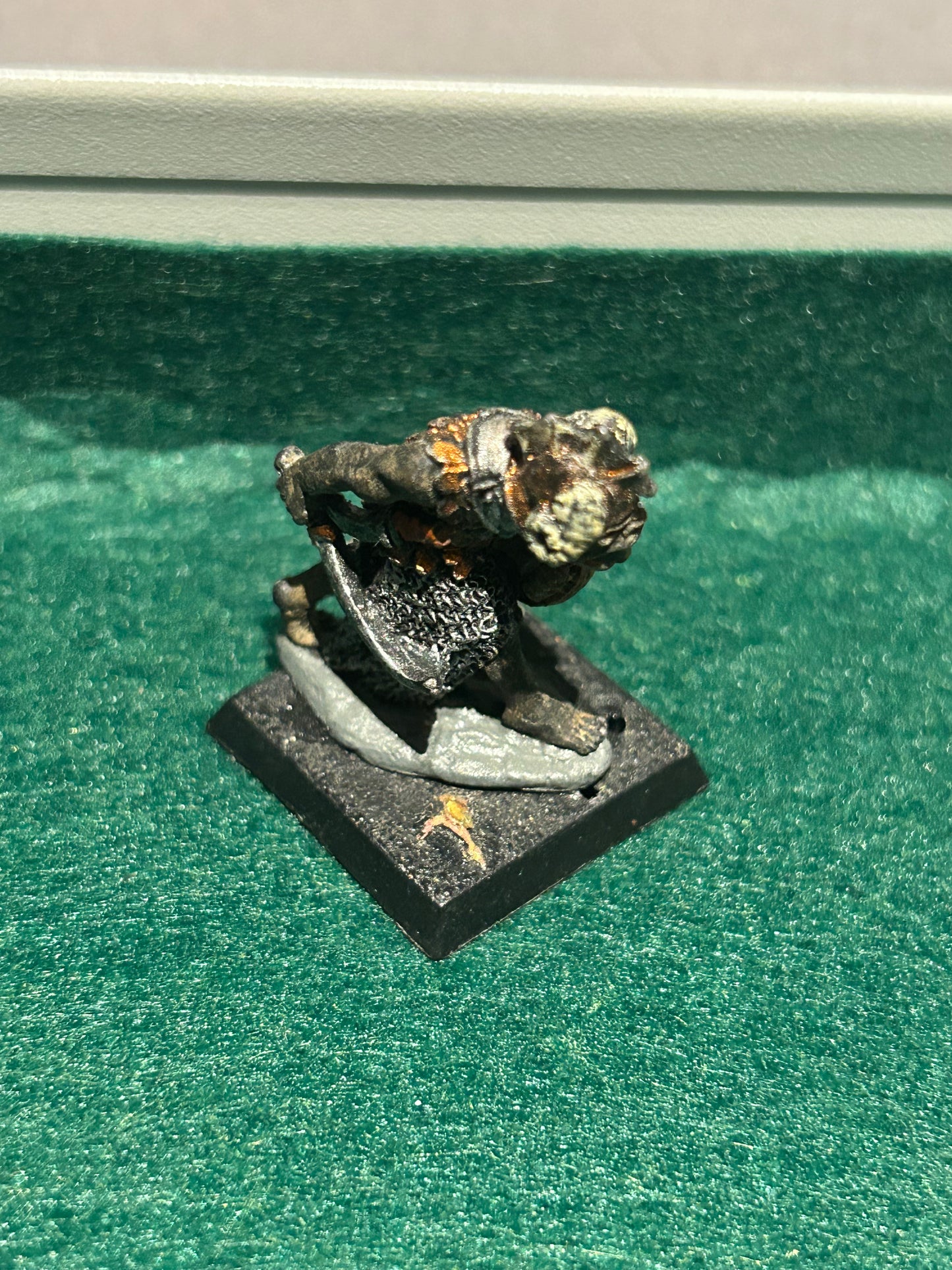 Citadel - Pre Slotta - Warhammer - C15 armoured Orc Warrior advancing with sword and shield