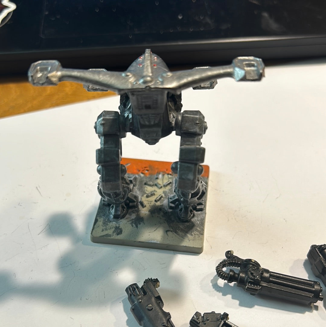 Warhammer 40k Space Crusade chaos Dreadnought with four guns (attachments are broken on all guns so will need gluing on) (missing the spare gun)