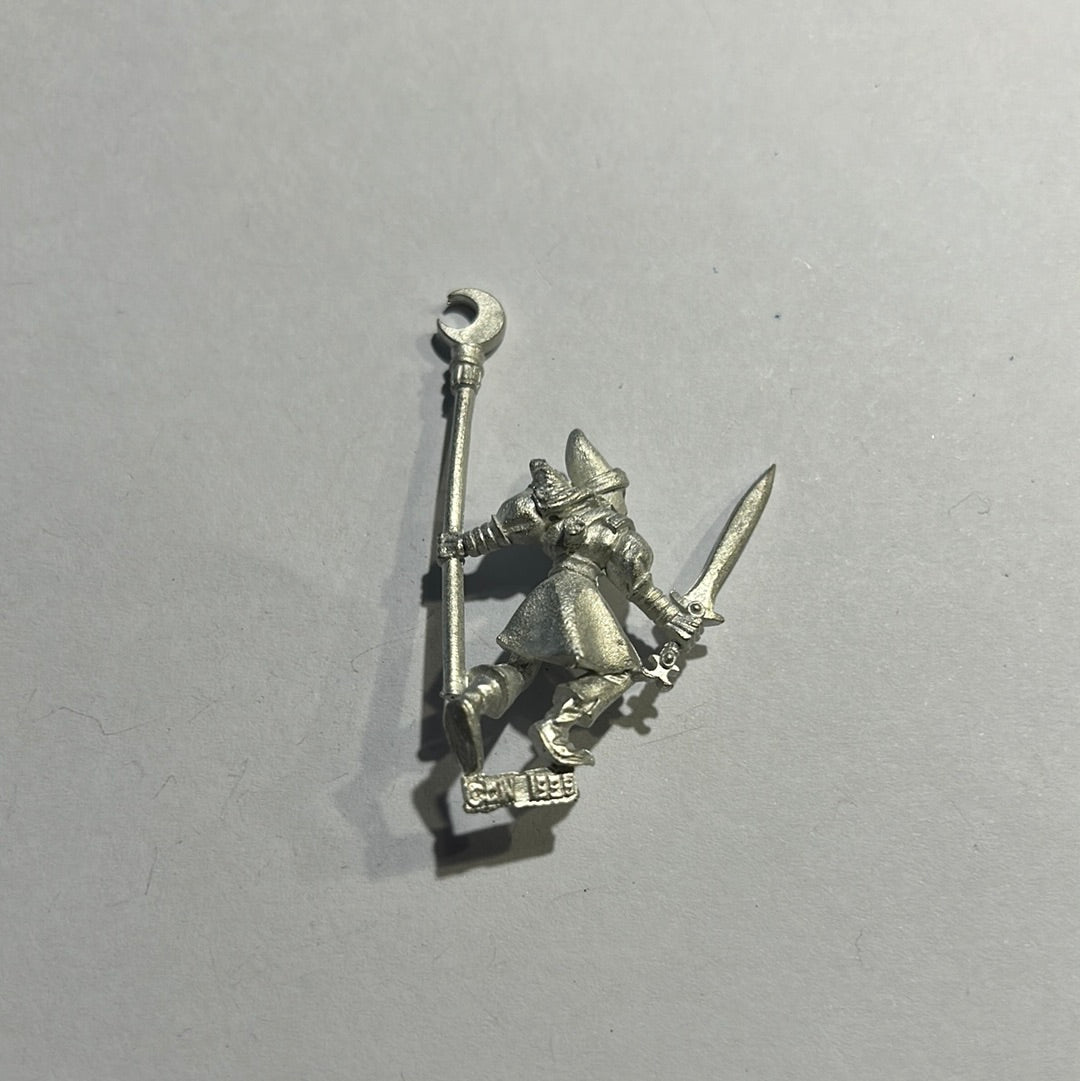 Warhammer Fantasy Old World High elf shadow warrior standard bearer