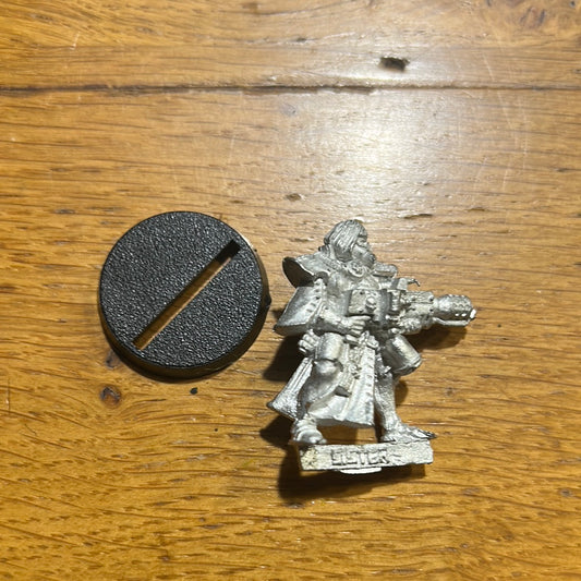 Warhammer 40k sisters of battle sister with flamer (no backpack)