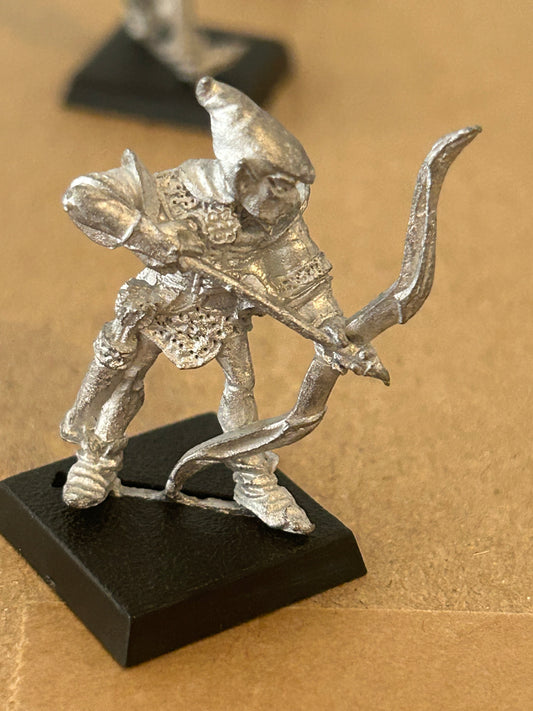 Citadel Warhammer classic 80s LOTR ME32 Noldor Deep Elf Archer Lord of the rings or high elves (2 available)