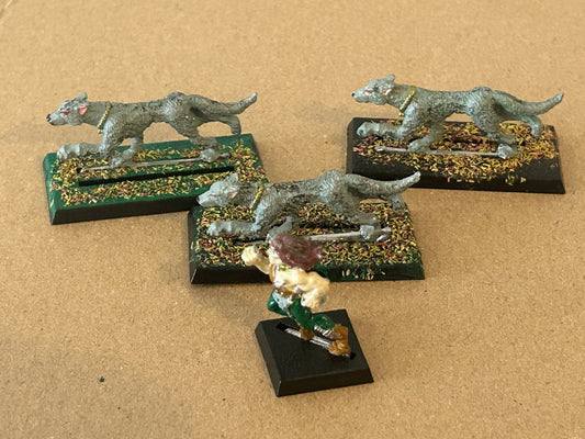 Citadel Miniatures Elven Animal Keeper (ELF5) - Hound Keeper and 3 hounds