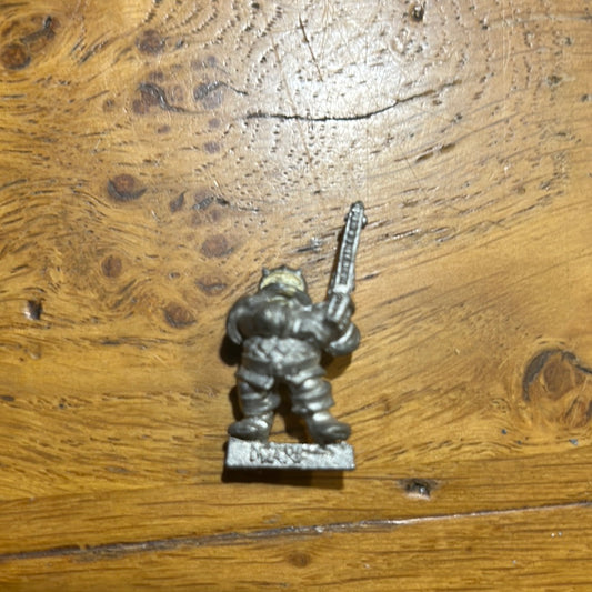 Blood bowl second edition dwarf star player with chainsaw