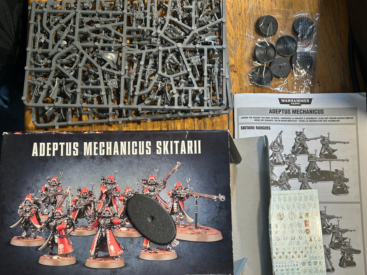 Warhammer 40k - Adeptus Mechanicus Skitarii New in opened Box