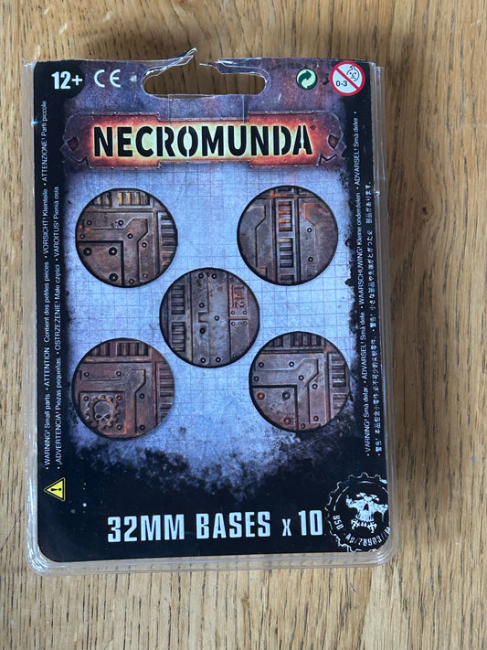 Necromunda 32mm bases x8 (pack has been opened and 2 bases removed).