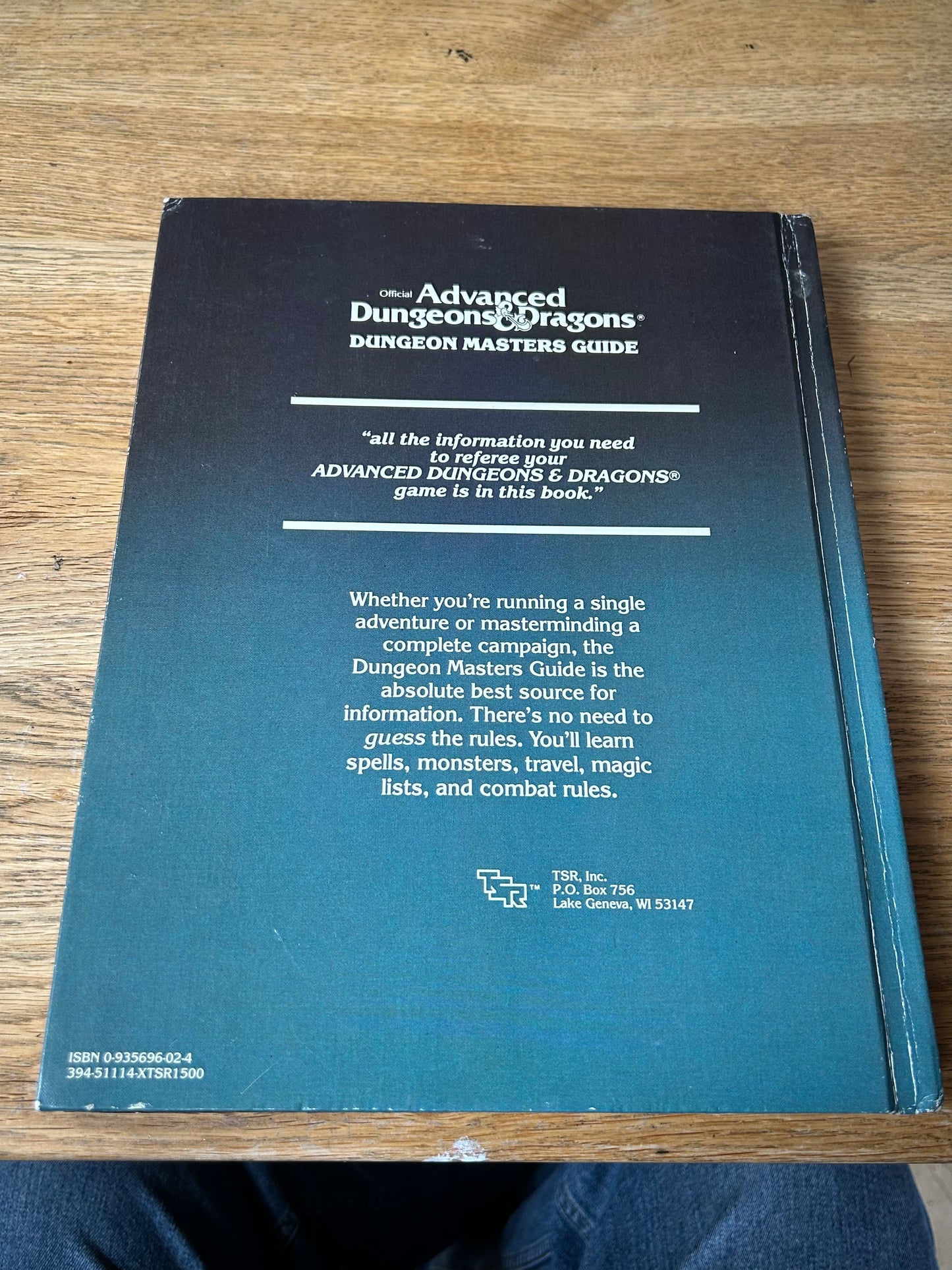 Advanced Dungeons & Dragons - Dungeon Masters Guide - 2011