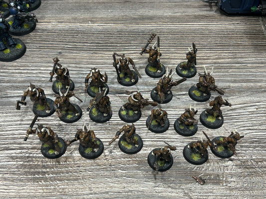 40k Chaos Space Marines converted beastmen x20 (mix of gors and ungors; all the ungors have hand guns but one hand needs regluing, 3 of the gors have guns and the rest have hand weapons)