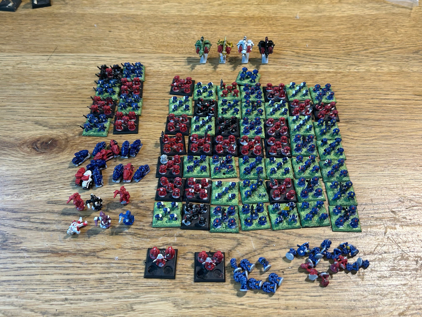 Warhammer Epic 40k Space Marine Army 1990s assorted plastic miniatures (at least one tactical marine is broken)