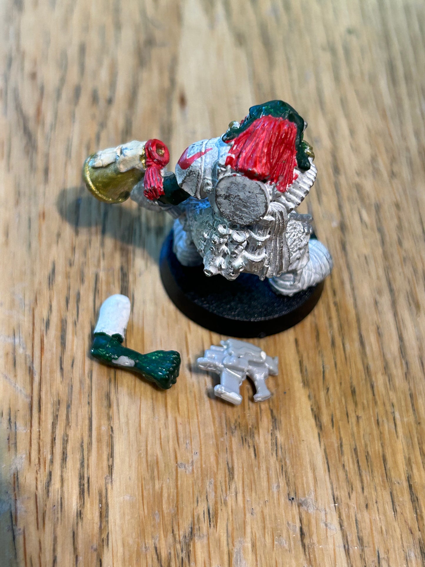 Warhammer 40k Rogue trader deathskulll runt herd with mega phone