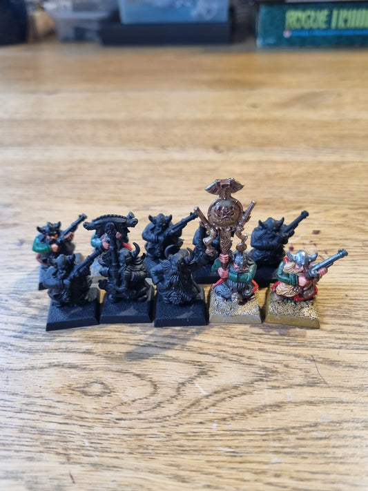 WHFB Dwarf Thunderers x 10 (Battle for Skull Pass) - Primed with a few painted