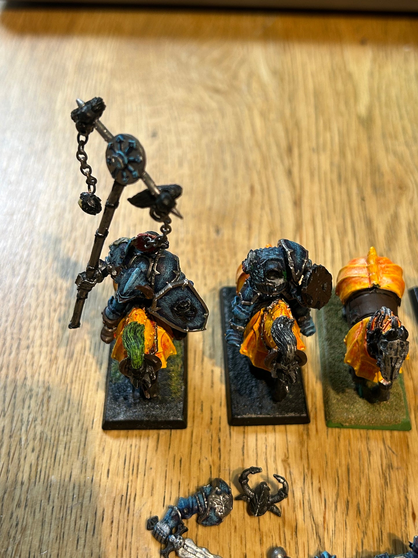 Warhammer fantasy chaos knights x4 (part plastic/part metal)