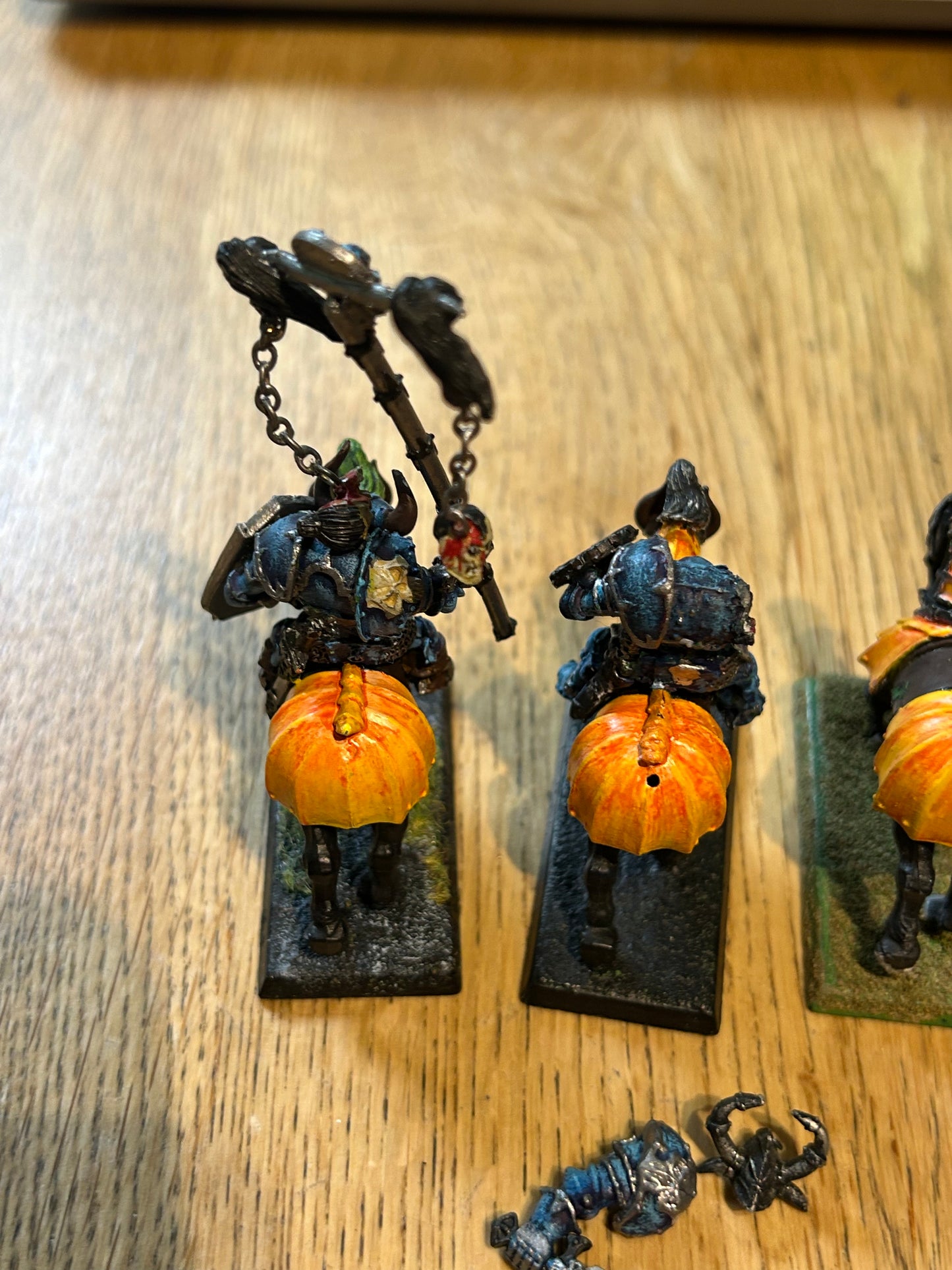 Warhammer fantasy chaos knights x4 (part plastic/part metal)