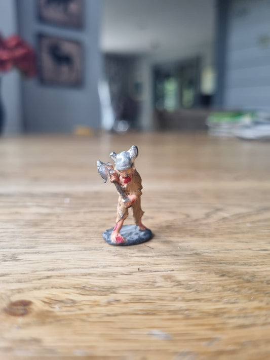 Warhammer fantasy undead fantasy tribes zombie with axe FTZ5