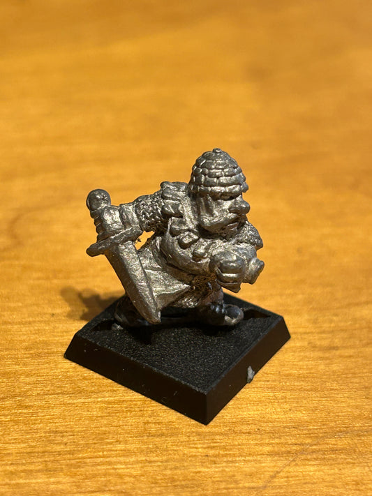 Warhammer - Dwarfs - C06 Imperial Dwarf Warrior - Brond Sunken Eye - 1985