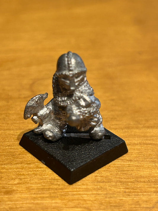 Warhammer fantasy dwarfs D2 Norse dwarf with axe dwarf clansman (88-02)