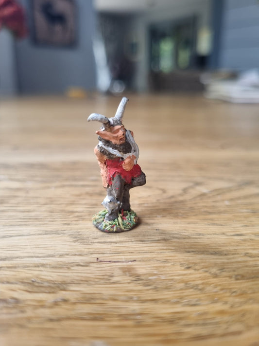 Wounded Broo Arm in Sling  Beastman Runequest Citadel Metal Lead Pre Slotta