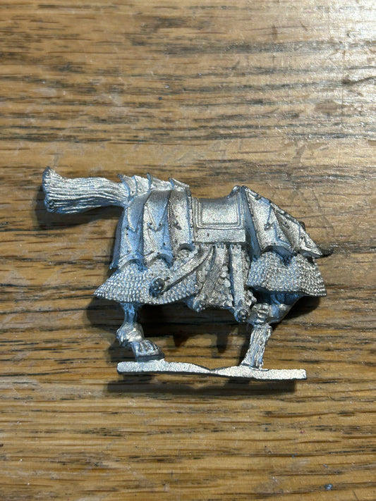 Warhammer Chaos Lord steed right side (9 available)
