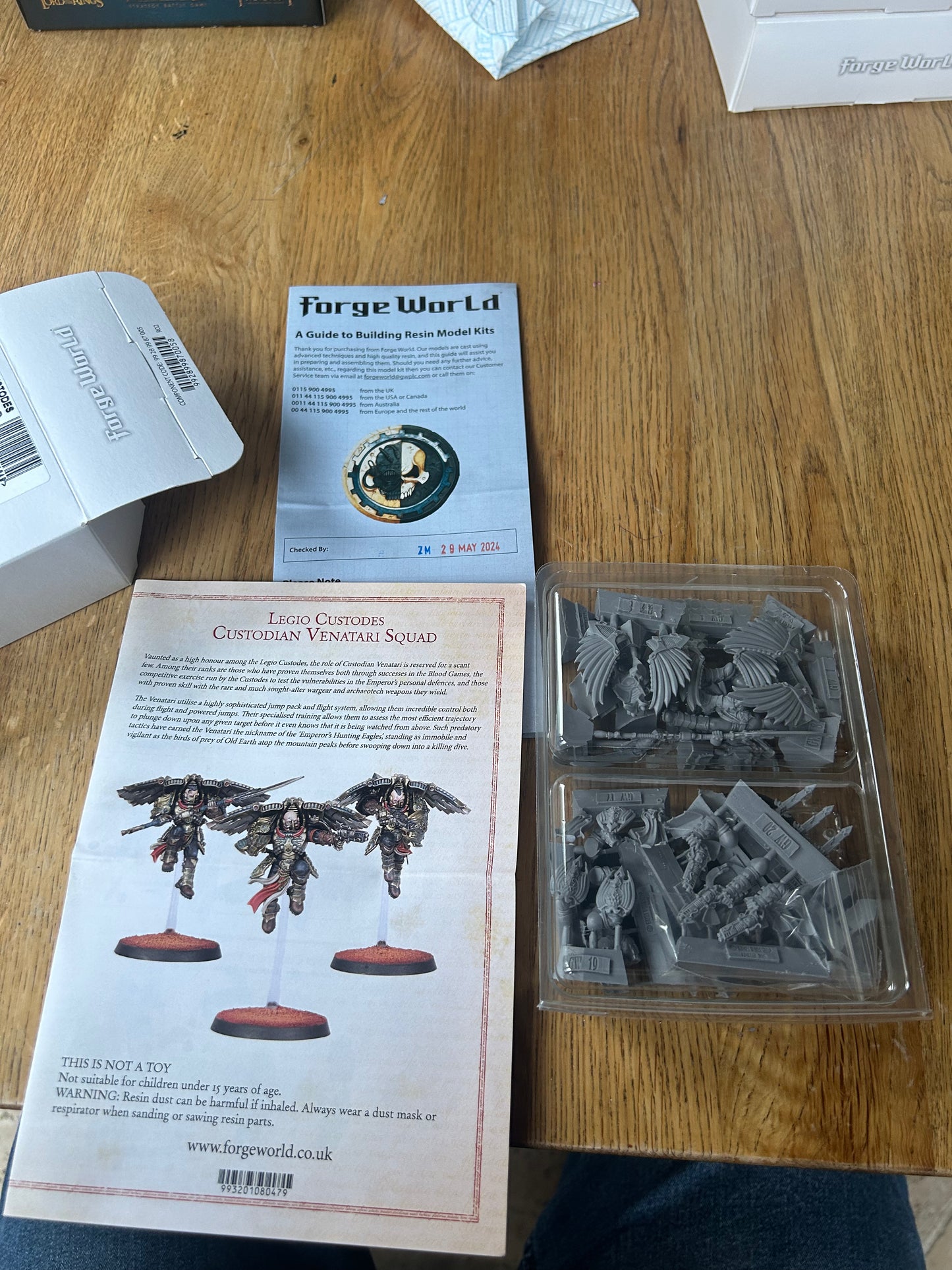 Legio Custodes Custodian Venatari Squad forge world new in opened box