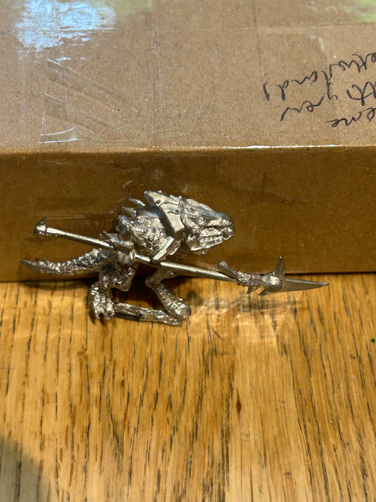 SAURUS TEMPLE GUARD LIZARDMEN WARHAMMER THE OLD WORLD FANTASY METAL (no shield)