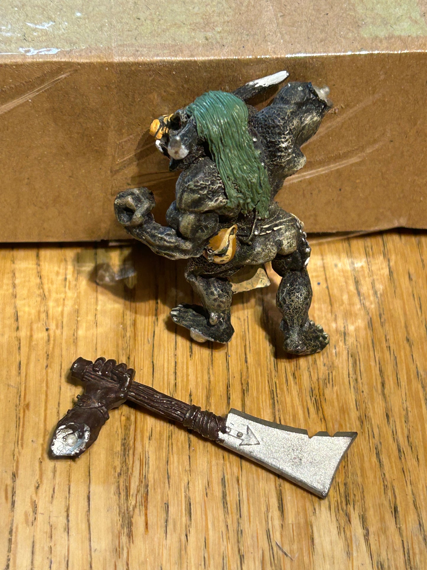 Minotaur with double handed cleaver  Metal Beastmen Beasts Of Chaos Old World