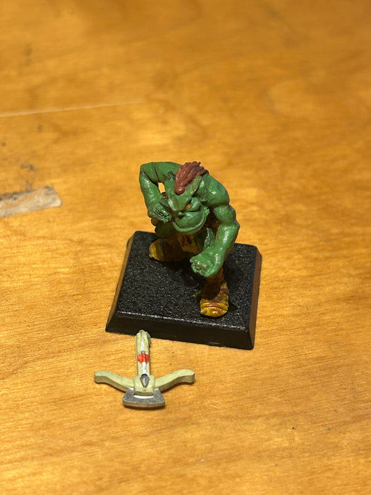 Warhammer fantasy orc crossbowman (not the original crossbow)