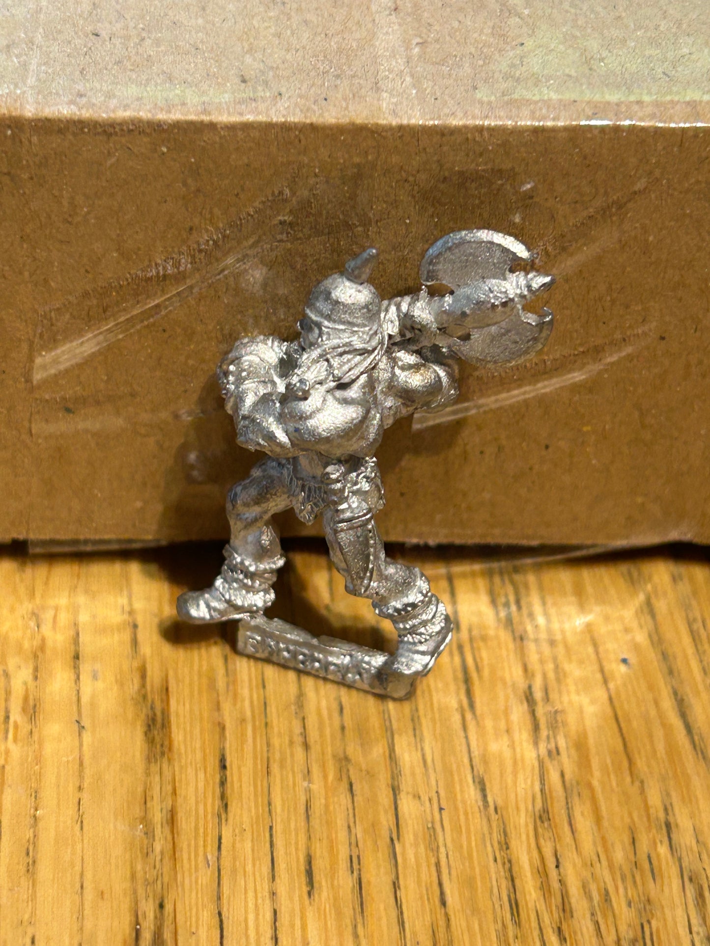 Warhammer fantasy Norse 0108/19
Barbarian with double handed axe