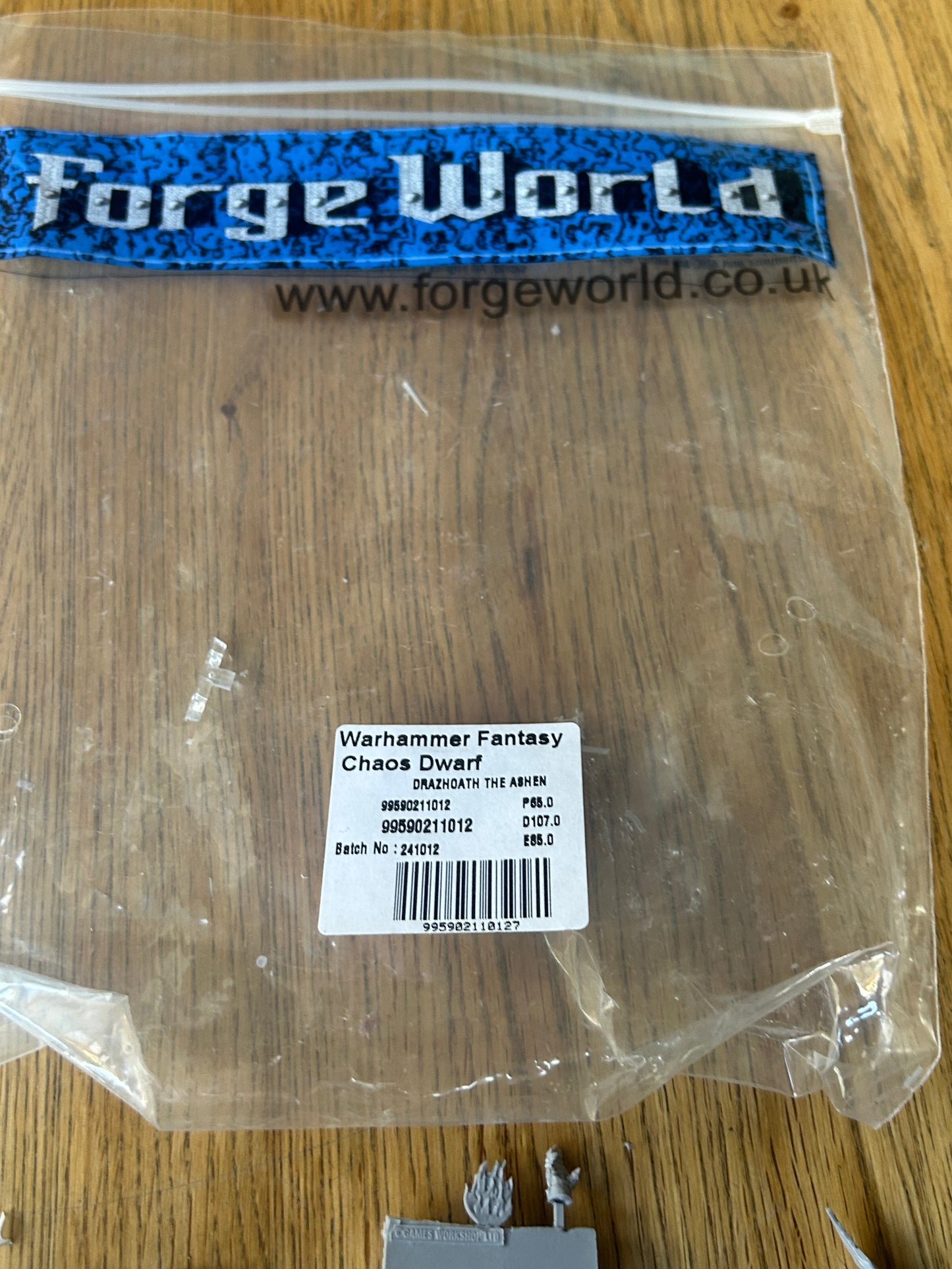 Warhammer fantasy chaos dwarfs forge world Drazhoath the Ashen in bag and on Sprue (one of the parts have come off the sptues but it’s complete)