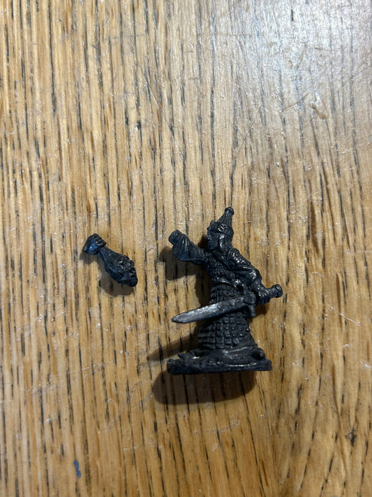 Warhammer fantasy c08 high elf fighter (hand is broken off but is included and could be fixed)