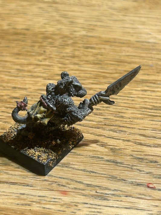 Warhammer Fantasy Skaven C47 war thrall slave