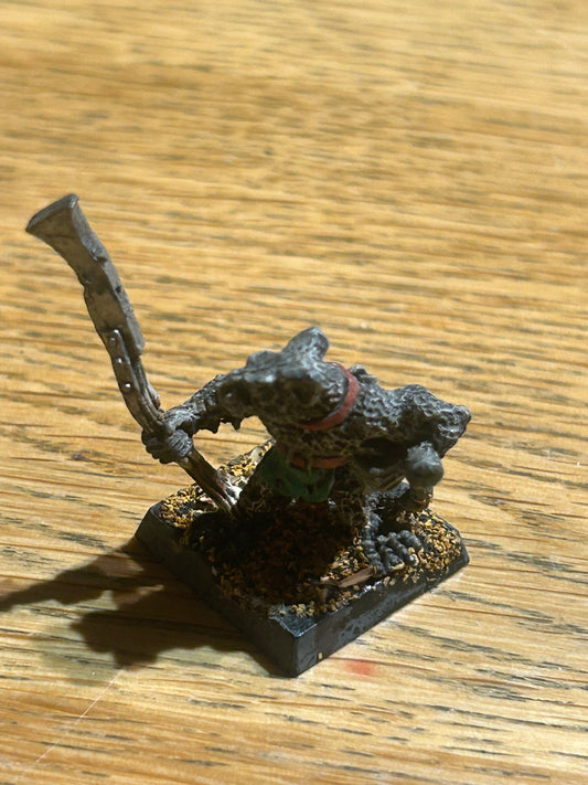 Warhammer fantasy skaven clanrat or slave with halberd slise c47