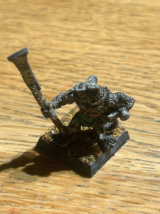Warhammer fantasy skaven clanrat or slave with halberd slise c47