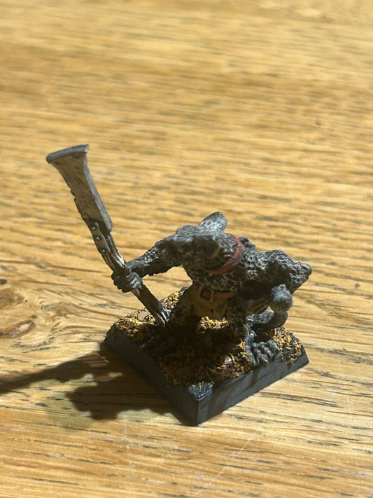 Warhammer fantasy skaven clanrat or slave with halberd slise c47