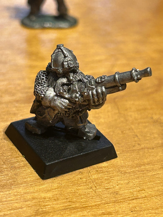 Warhammer fantasy dwarf thunderer