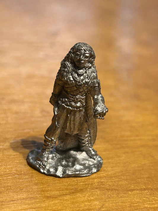 Hobby products metal magic 	M1005 Thieves & Robbers 1 Thief w. Dagger & Cloak, Demanding Money