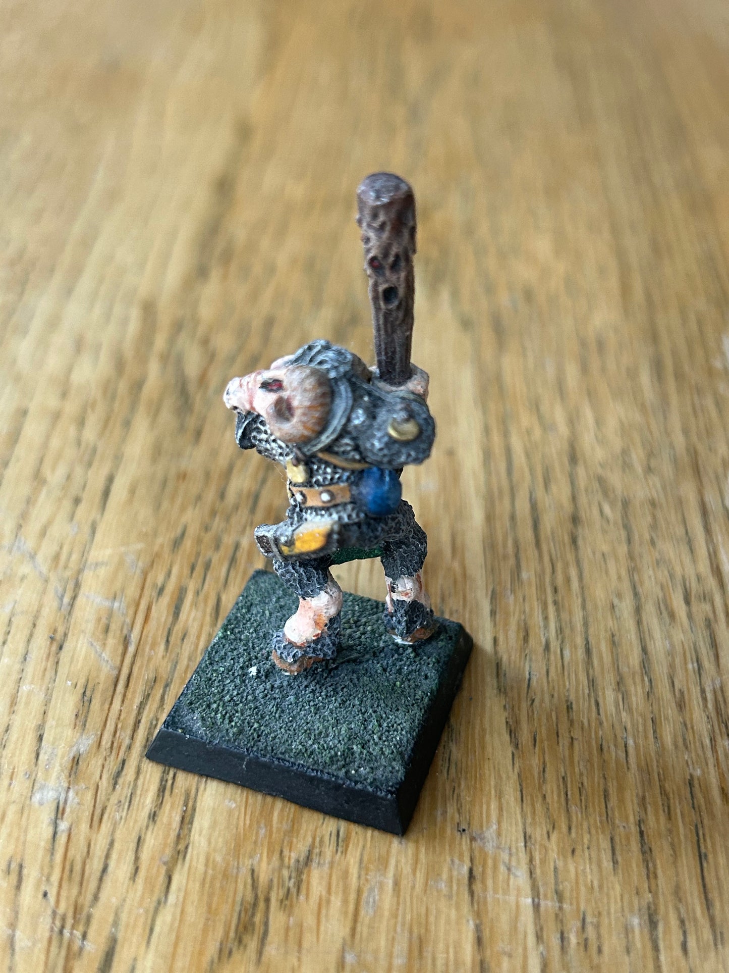 Warhammer Fantasy - Beasts of Chaos - MB9 Beastman Champion [Metal] Marauder