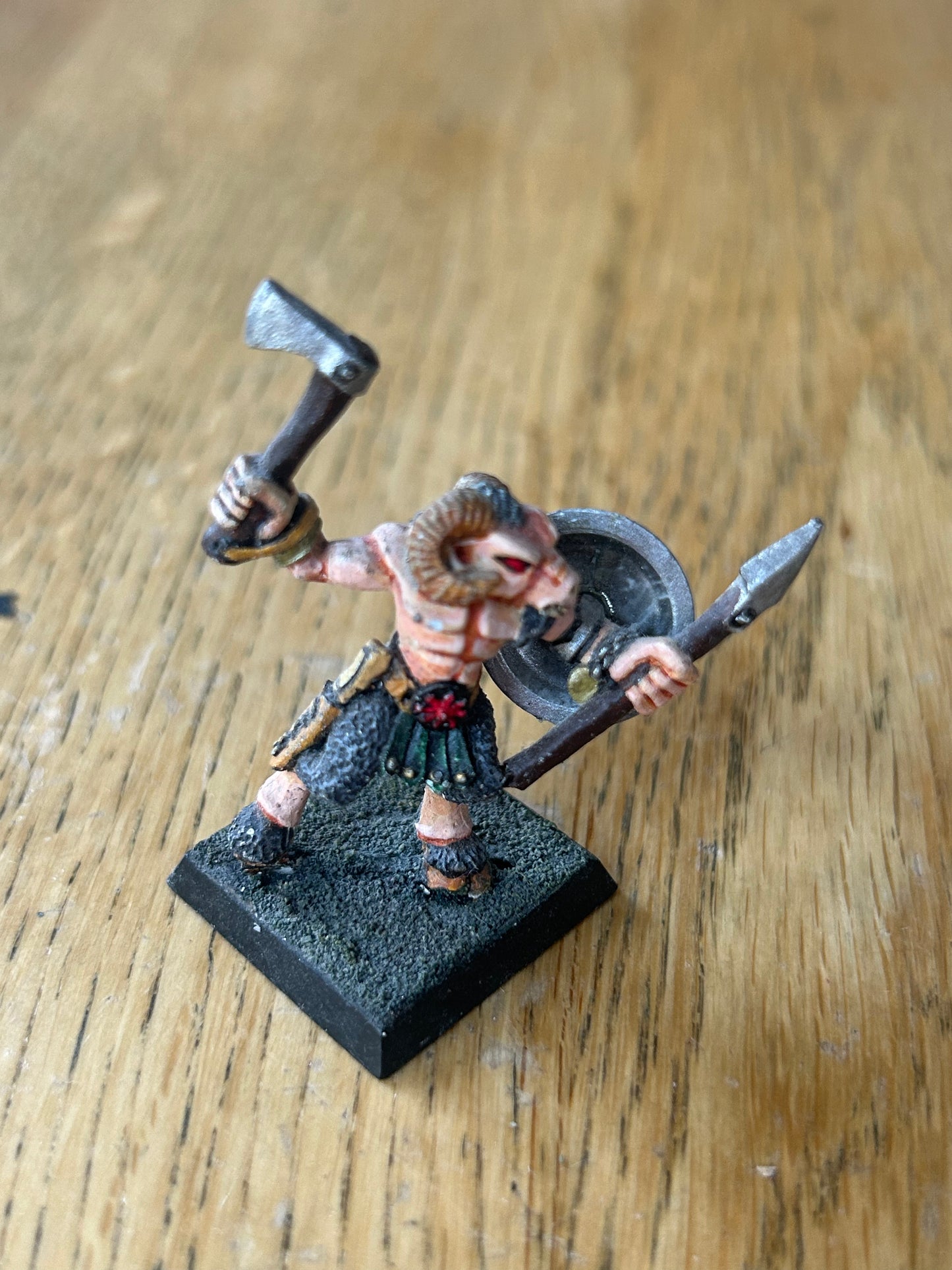 Warhammer Fantasy - Beasts of Chaos - MB9 Beastman Trooper A [Metal] Marauder