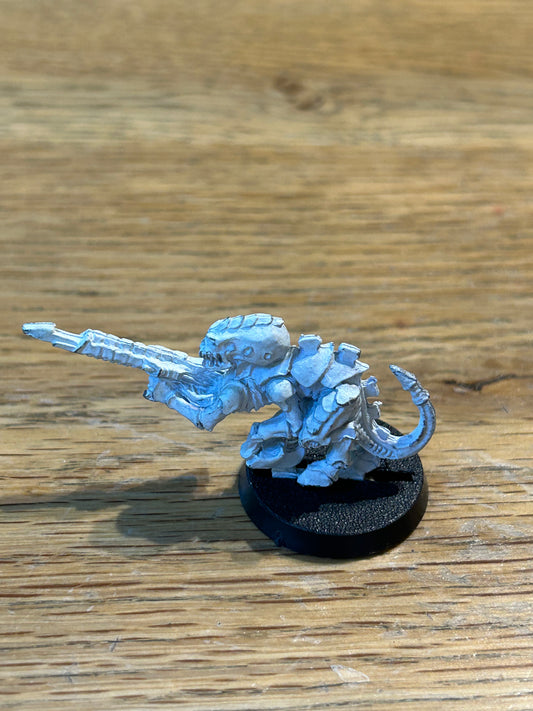 Warhammer 40k Rogue Trader Termagant with spike rifle Tyranids