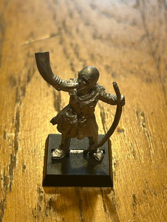 Warhammer fantasy bretonnian bowmen trumpeter musician