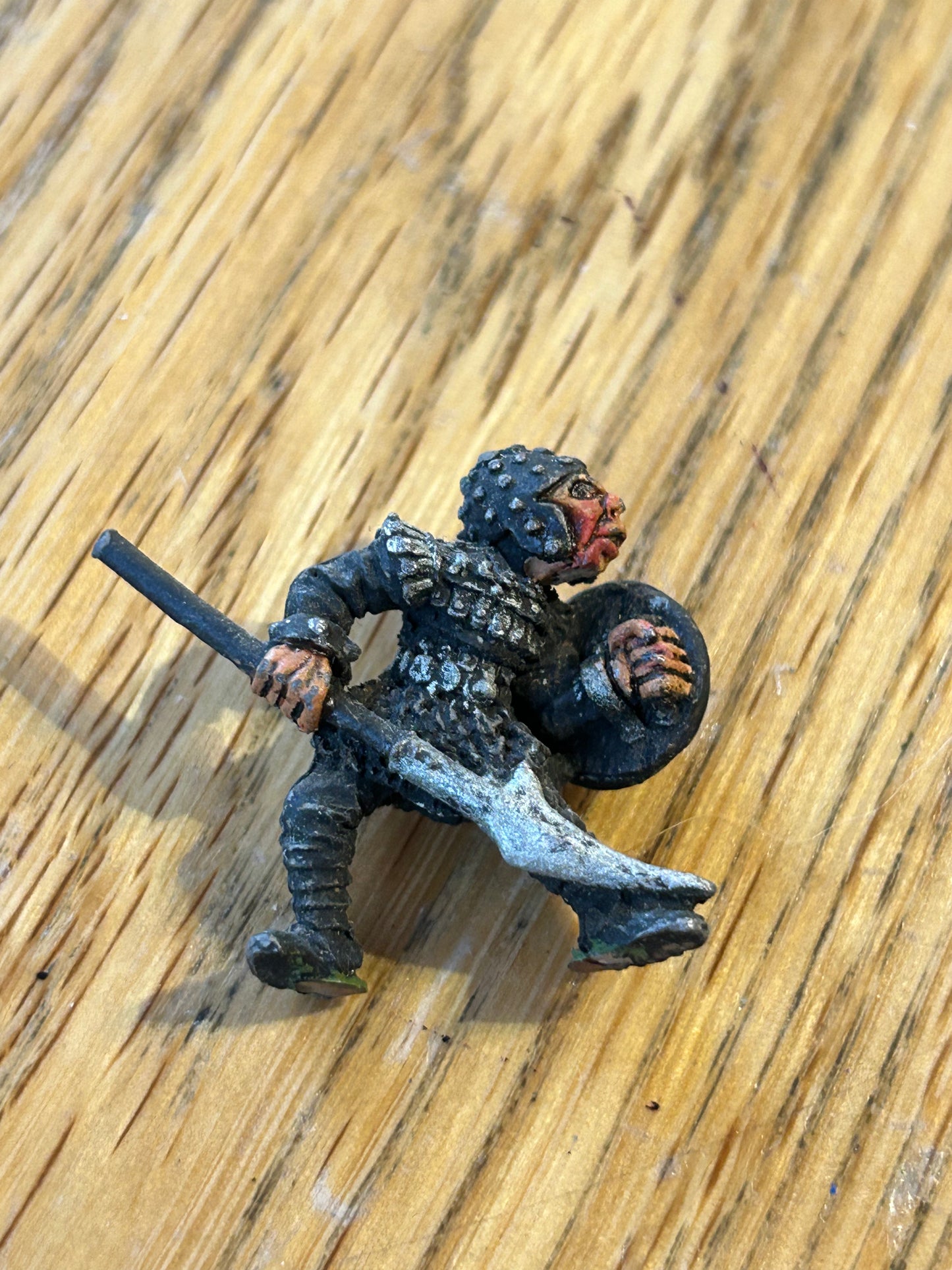 Half Orc of Saruman with spear  ME43 Citadel 1986 metal warhammer fantasy (no tab)