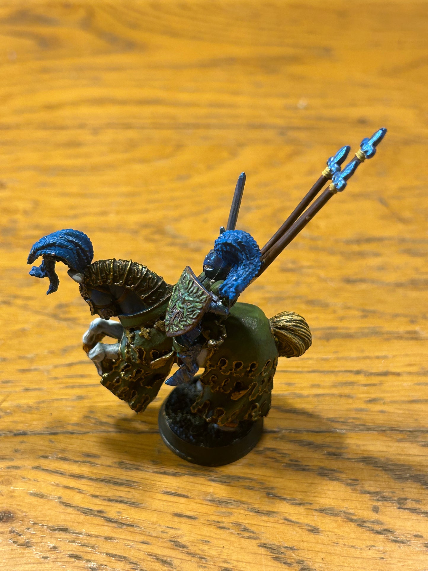 Warhammer fantasy bretonnian green knight metal (tab removed and mounted on a 2p coin)