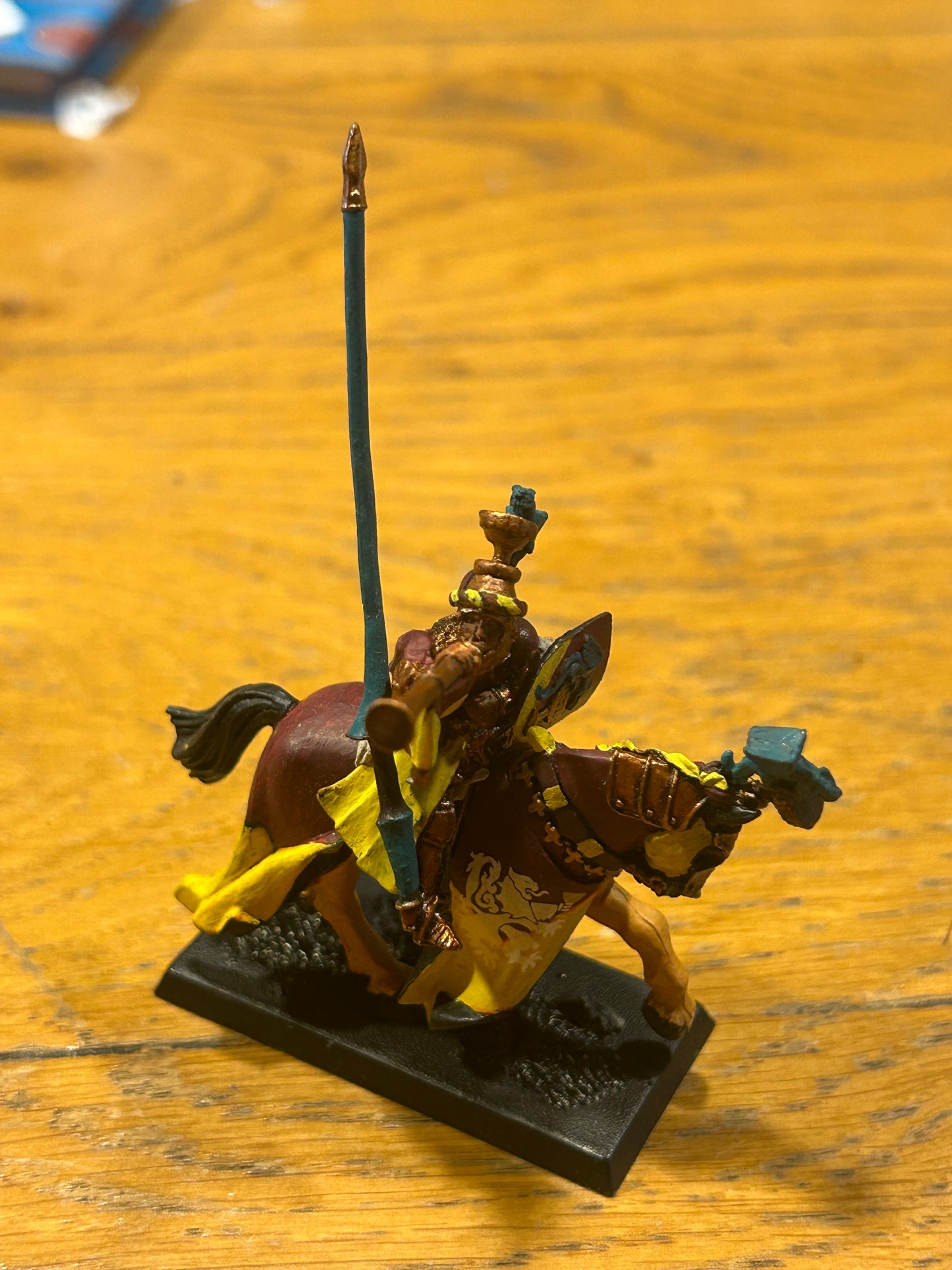 Warhammer Fantasy BRETONNIAN GRAIL KNIGHT MUSICIAN metal 5th edition (has some blu tack that needs removing(