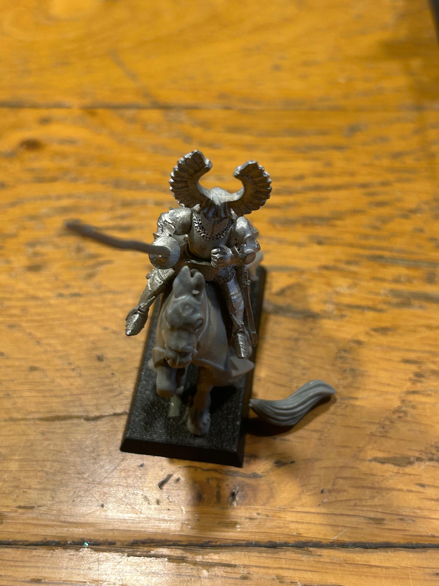 Warhammer Bretonnian Knight of the realm  - Citadel Very Rare OOP - Metal 5th Edition (horse tail needs gluing)