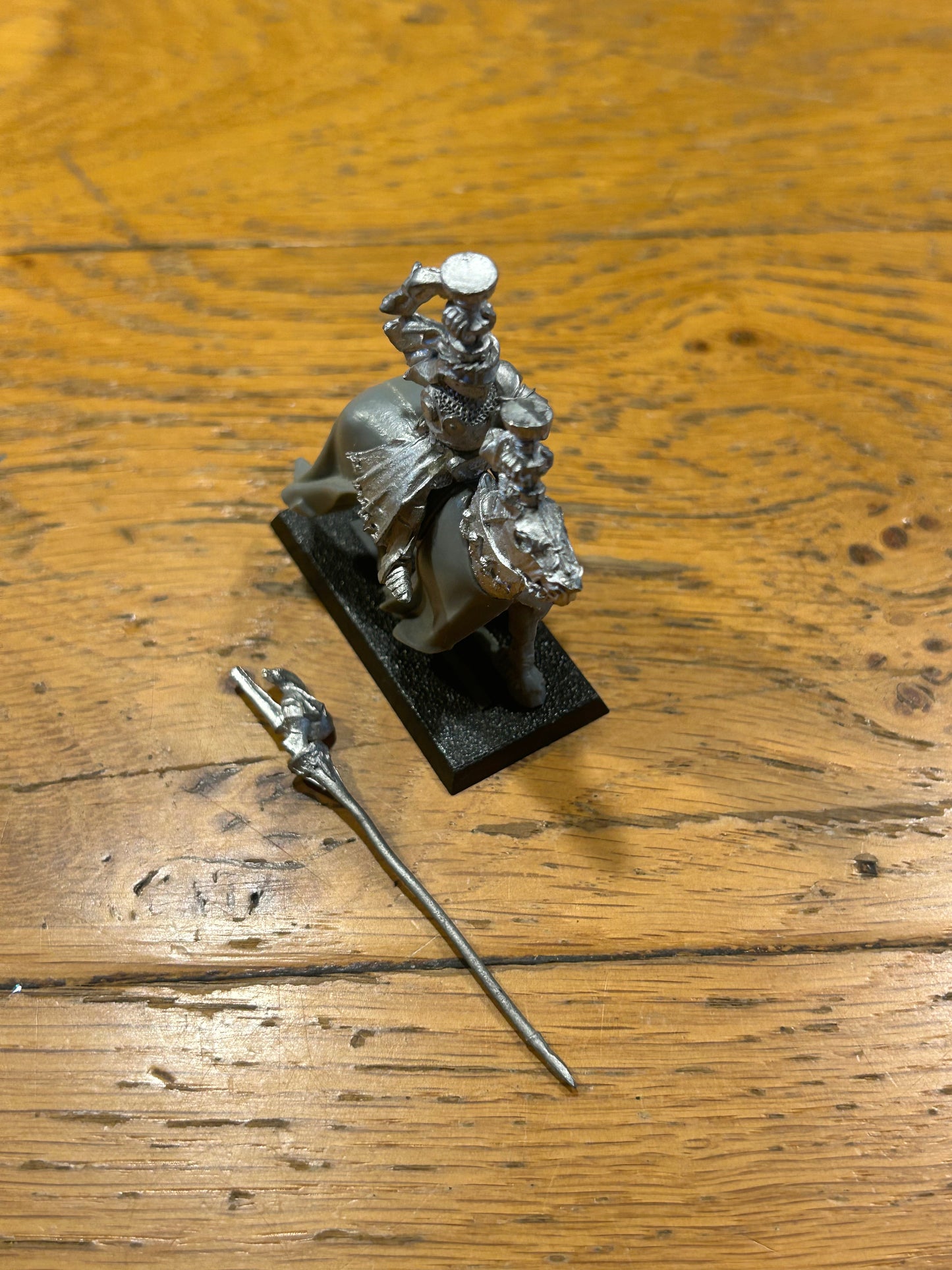 Warhammer Fantasy BRETONNIAN GRAIL KNIGHT metal 5th edition (no horse tail)